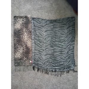 Animal print hat and scarf lot.